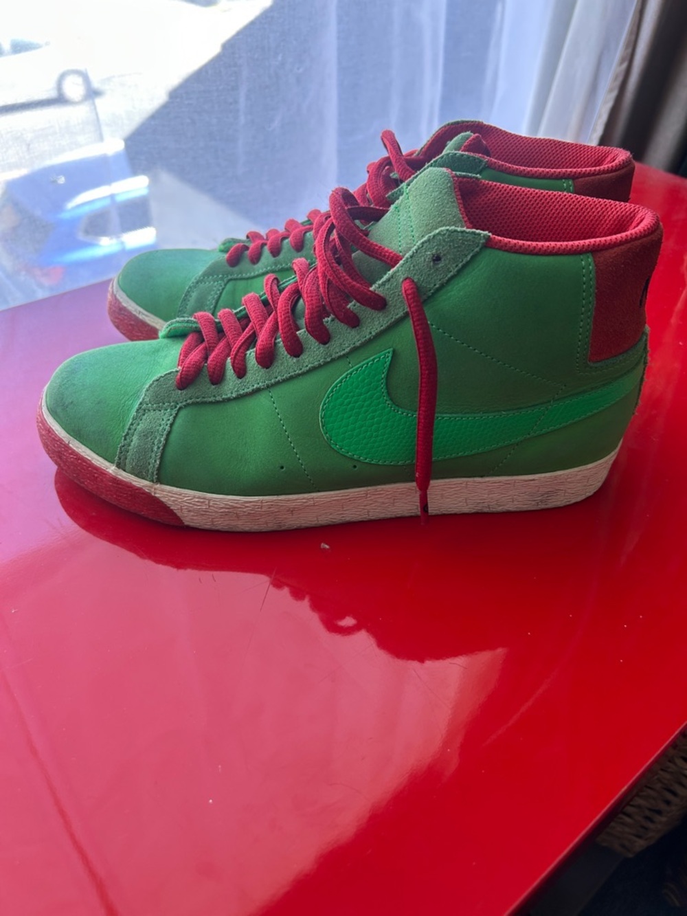 Nike SB Blazer size 8 Green and Red High-Top Sneakers